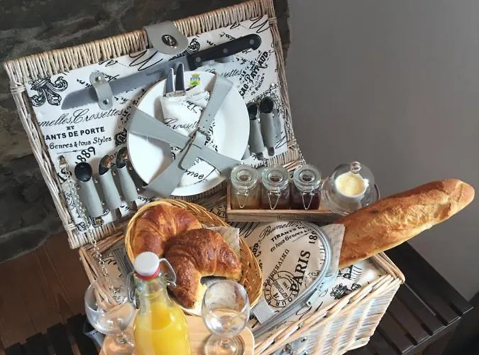 לינה וארוחת בוקר Le 30 3*